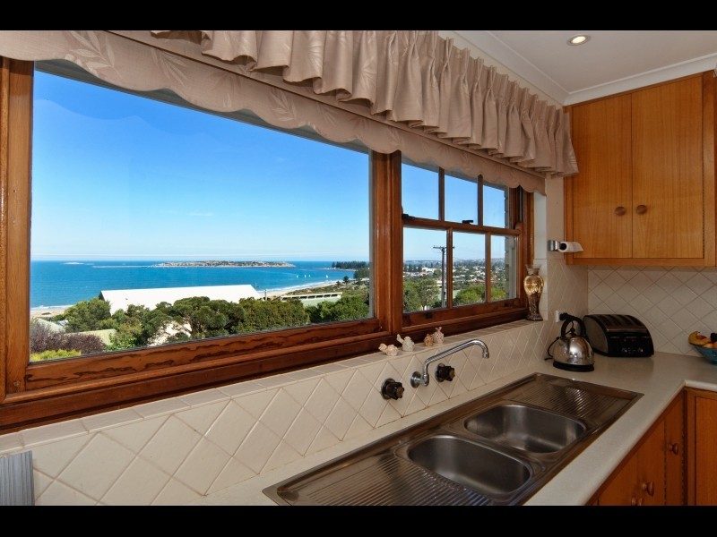 19 Bluff View Road, Mccracken SA 5211