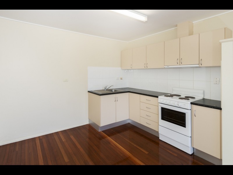2/63 Emsworth Street, Wynnum QLD 4178