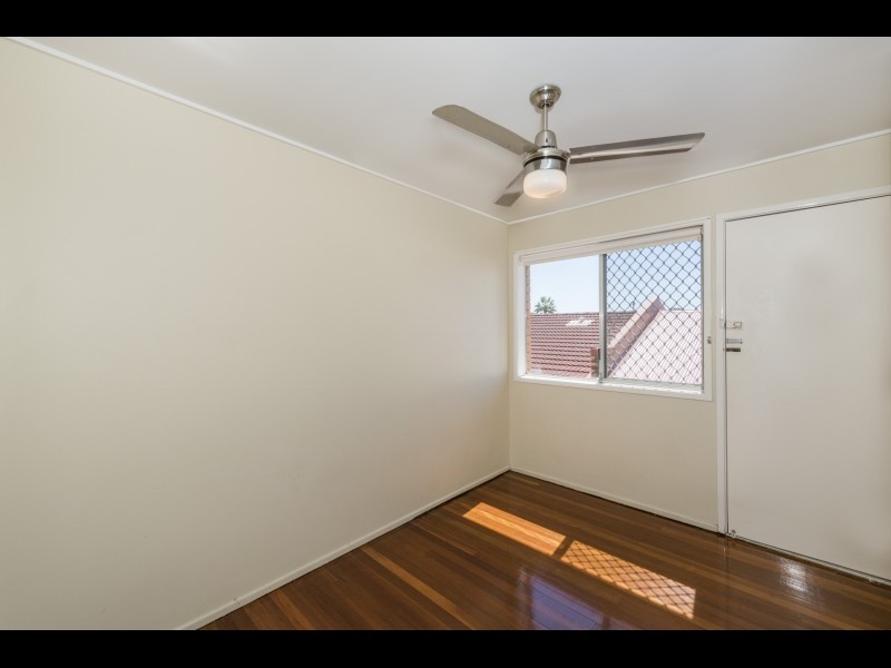 2/63 Emsworth Street, Wynnum QLD 4178