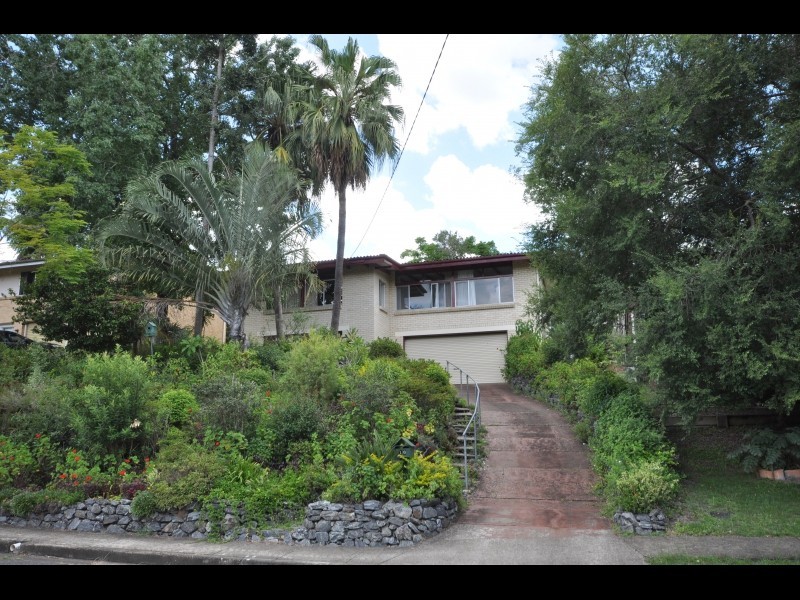 16 Aronia Street, Kenmore QLD 4069
