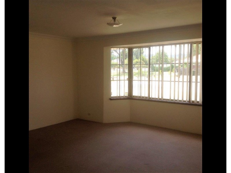 11 Poplar Court, Forrestfield WA 6058