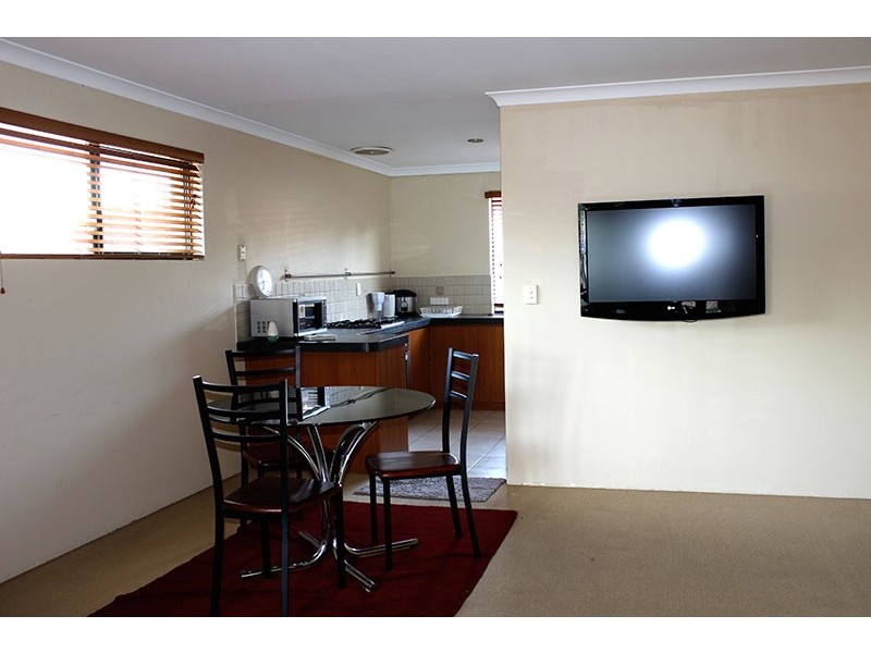 11/2 Boundary Road, St James WA 6102