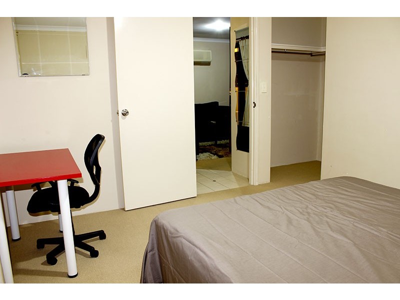 11/2 Boundary Road, St James WA 6102