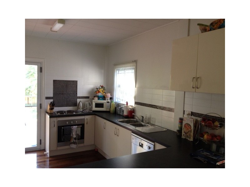 12 Hope Street, Norman Park QLD 4170