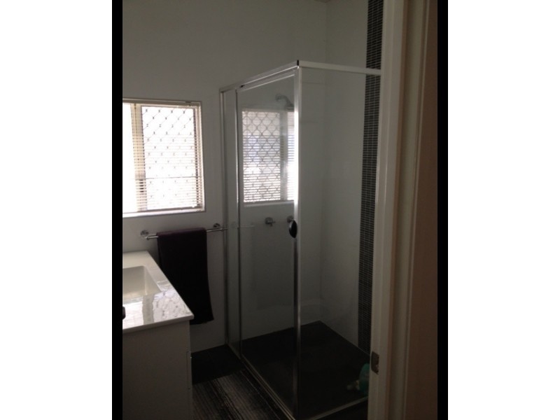 12 Hope Street, Norman Park QLD 4170