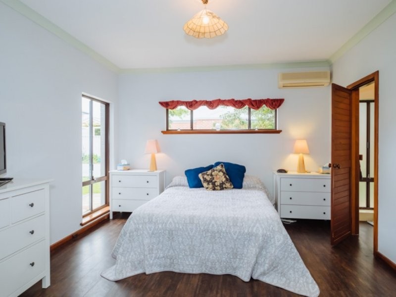 20 Moulden Avenue, Yokine WA 6060