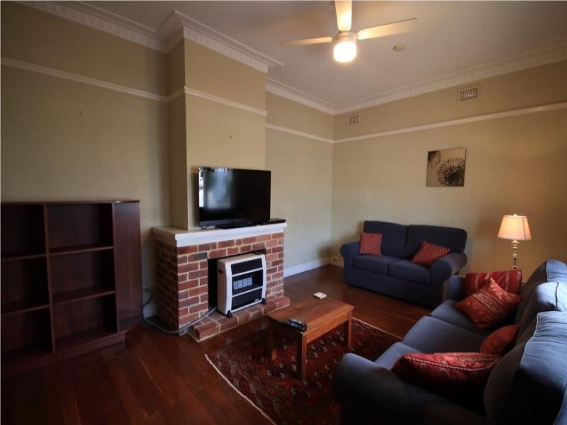 13 Grand Promenade, Bayswater WA 6053