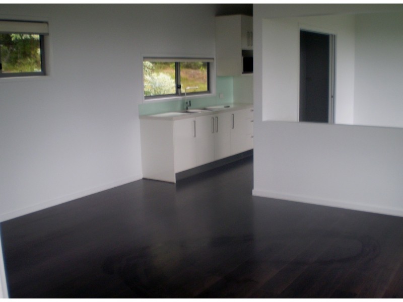 18 Clearview Drive, Lake Macdonald QLD 4563