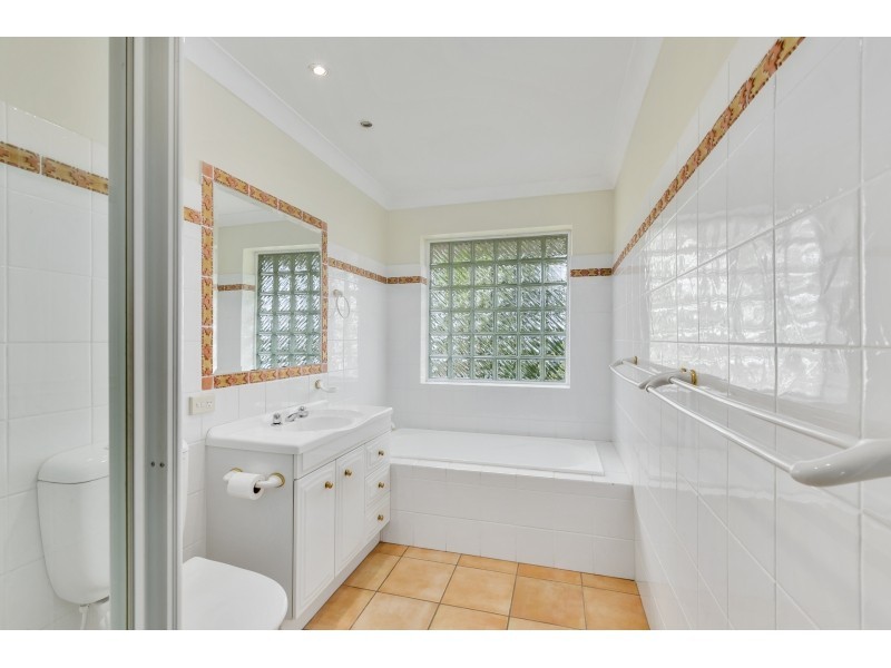 20 Joden Place, Southport QLD 4215