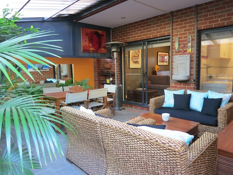 2/9 Victoria Street, Rockingham WA 6168