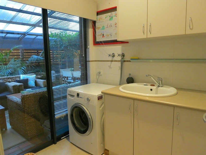 2/9 Victoria Street, Rockingham WA 6168