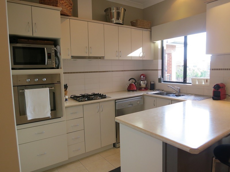 2/9 Victoria Street, Rockingham WA 6168