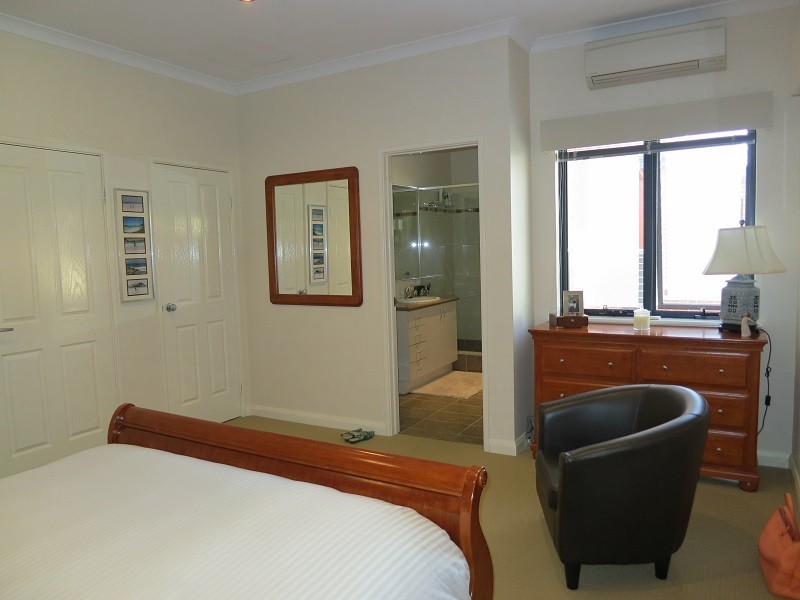 2/9 Victoria Street, Rockingham WA 6168