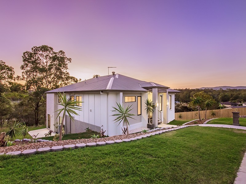 34 Lagoon Crescent, Bellbowrie QLD 4070