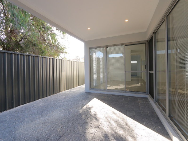 52 Phoenix Road, Hamilton Hill WA 6163