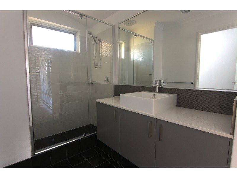 10 Yale Road, Thornlie WA 6108