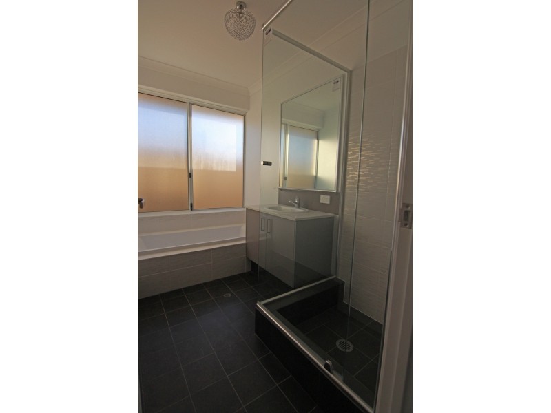 10 Yale Road, Thornlie WA 6108