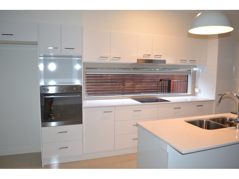 8 Murchison Street, Carina QLD 4152