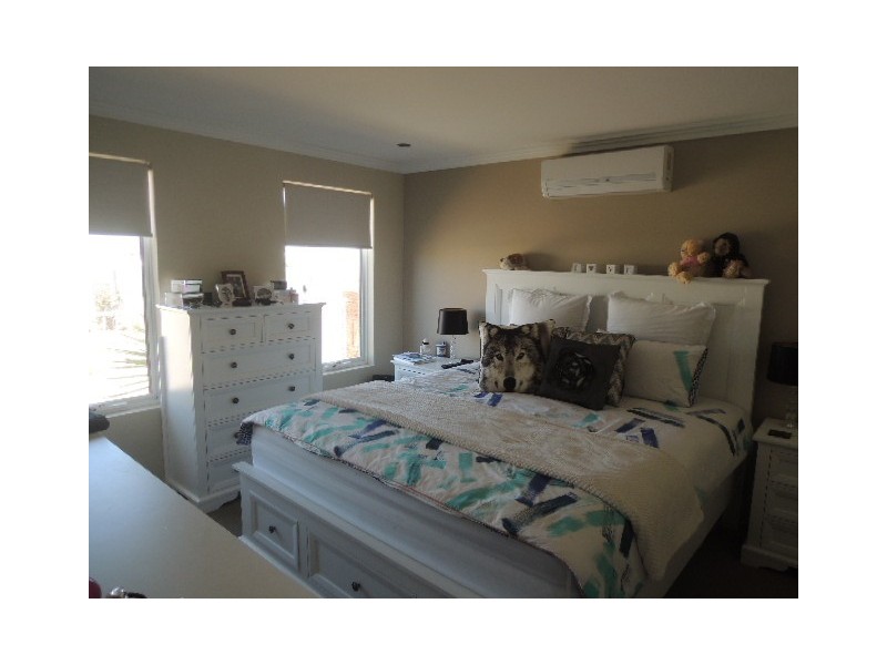 41 Pulchella Drive, Banksia Grove WA 6031