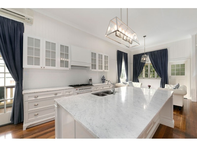 6 Lomond Terrace, East Brisbane QLD 4169