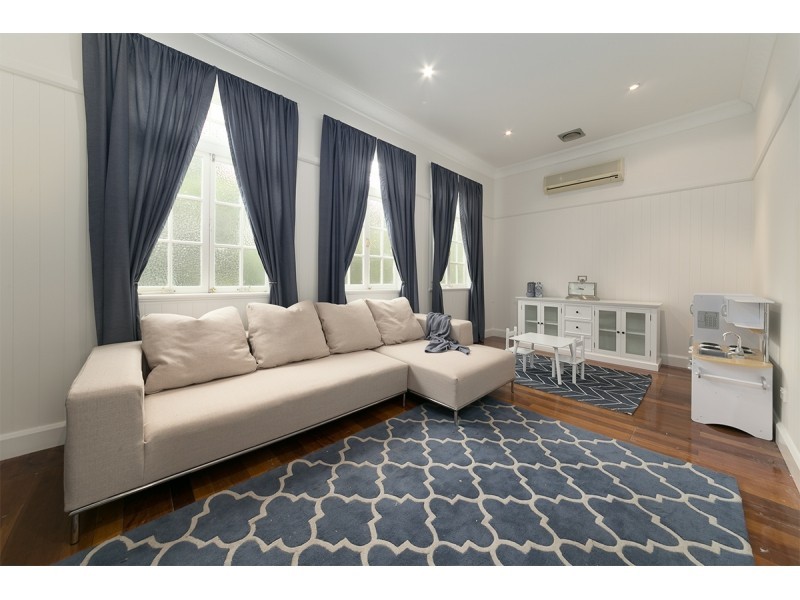 6 Lomond Terrace, East Brisbane QLD 4169