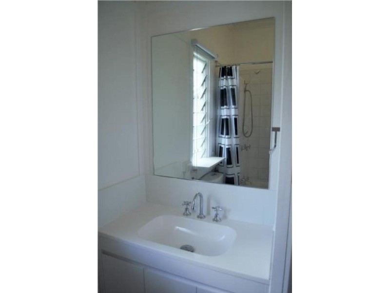 26 Rowton Street, Holland Park QLD 4121
