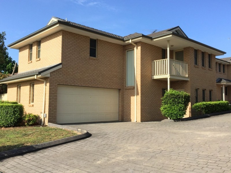 1/13-15 Atchison Road, Macquarie Fields NSW 2564