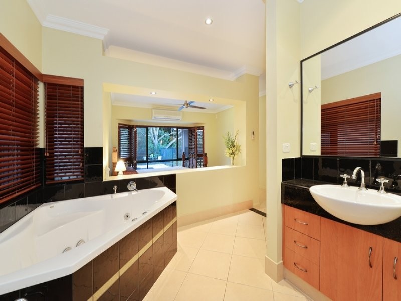 6 Turpentine Street, Redlynch QLD 4870