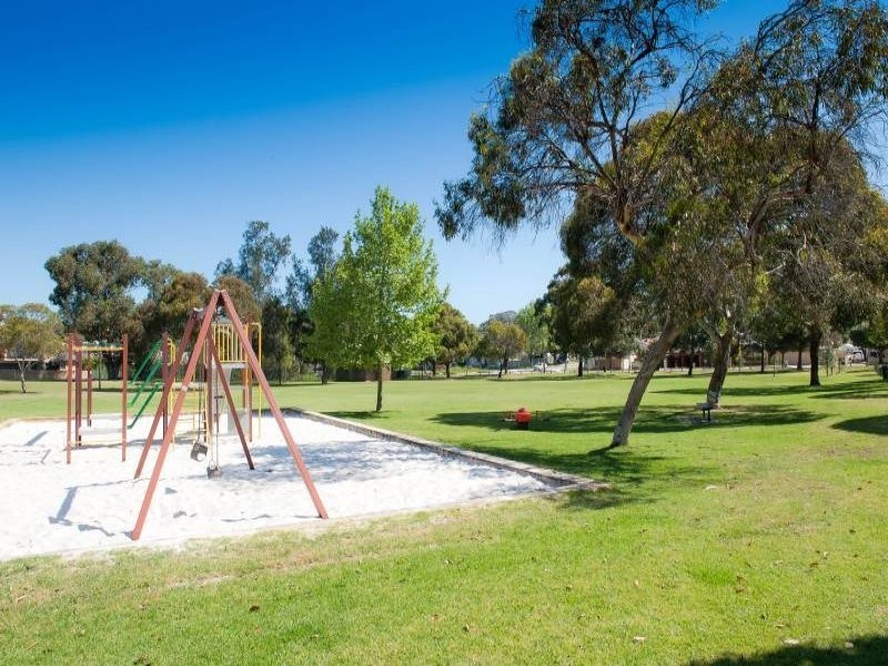 3 Farris Place, Innaloo WA 6018