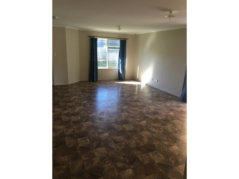 19 Des Arts Place, Wulkuraka QLD 4305