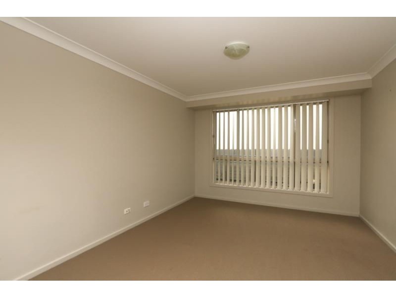 8 Devonshire Street, Cameron Park NSW 2285