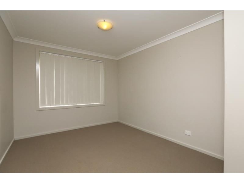 8 Devonshire Street, Cameron Park NSW 2285