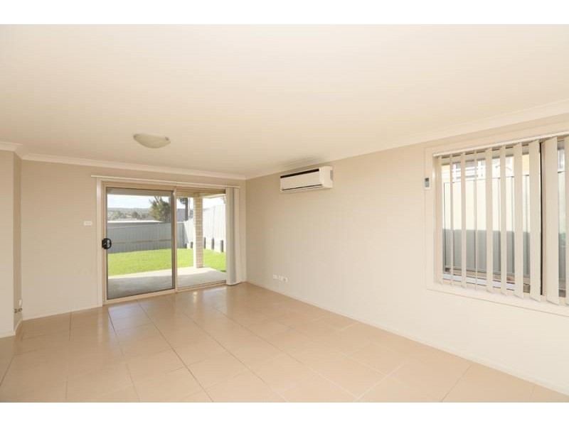 8 Devonshire Street, Cameron Park NSW 2285