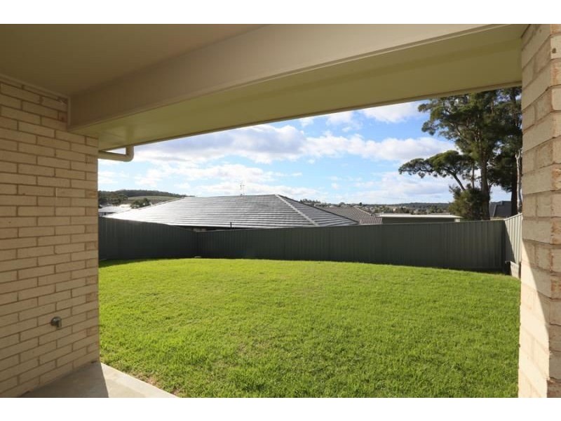 8 Devonshire Street, Cameron Park NSW 2285