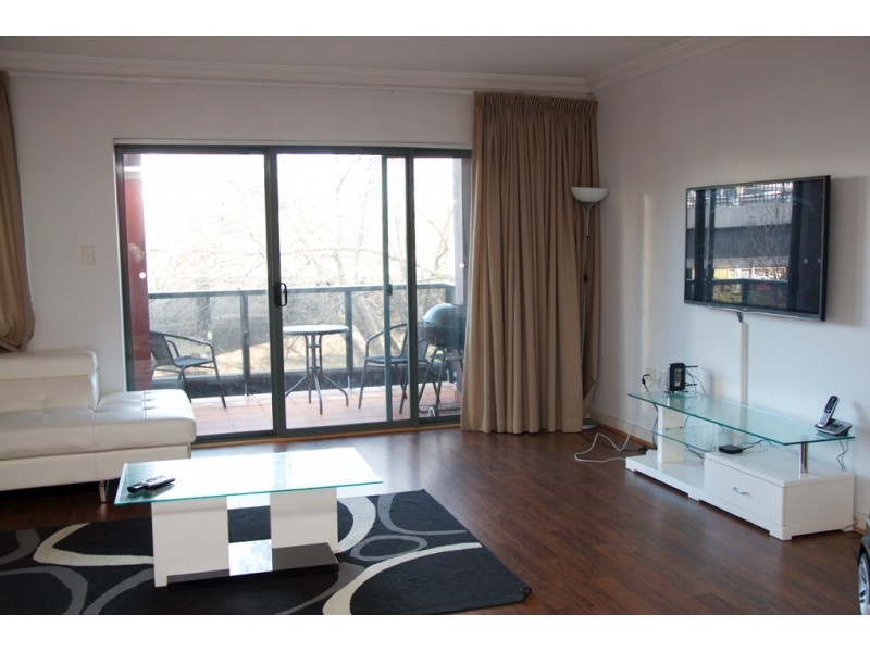 H14/110 Mounts Bay Road, Perth WA 6000