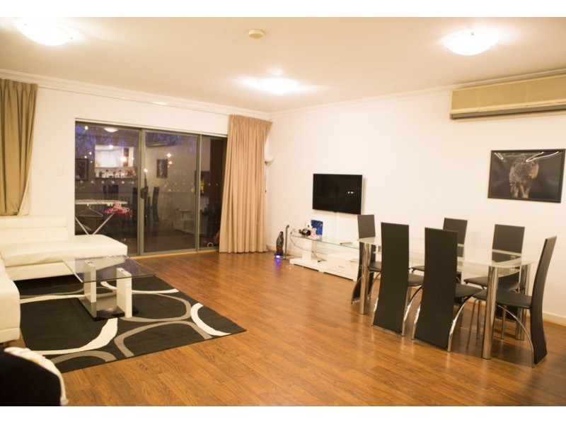 H14/110 Mounts Bay Road, Perth WA 6000