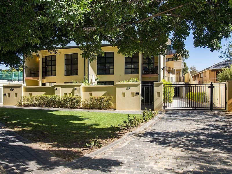 10/25 Groves Avenue, Attadale WA 6156