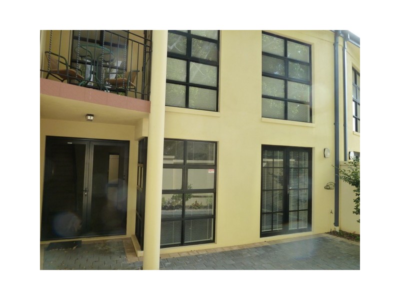 10/25 Groves Avenue, Attadale WA 6156