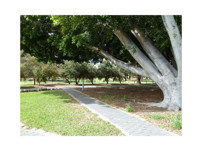 10/25 Groves Avenue, Attadale WA 6156