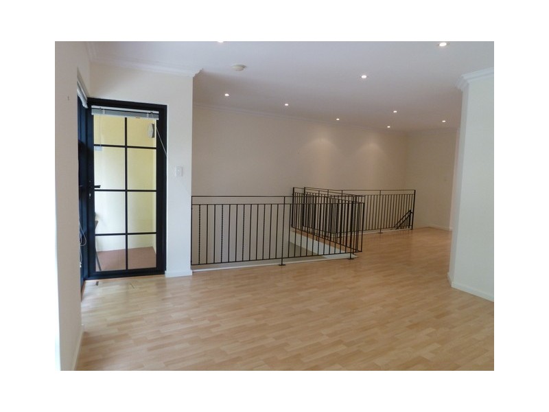 10/25 Groves Avenue, Attadale WA 6156