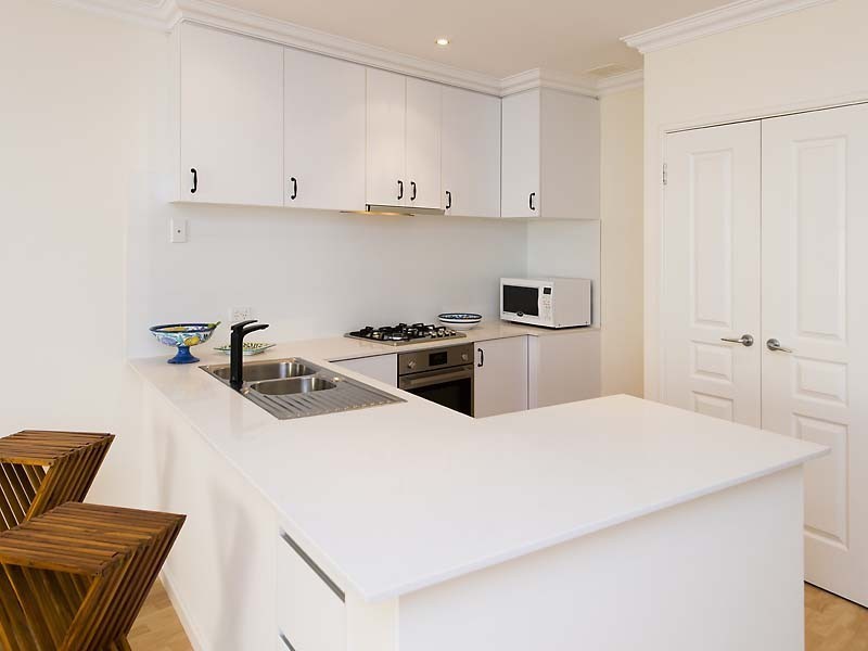 10/25 Groves Avenue, Attadale WA 6156