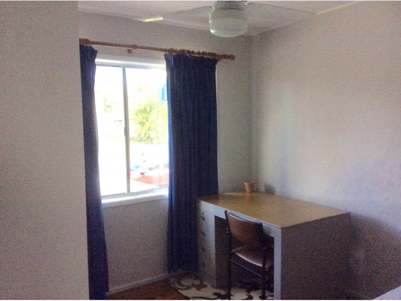 10 Laver Street, Macgregor QLD 4109