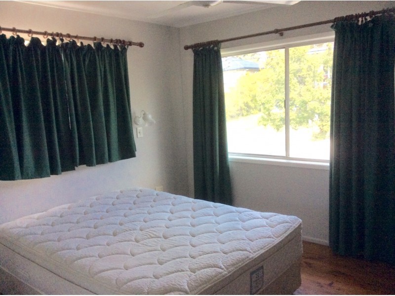 10 Laver Street, Macgregor QLD 4109