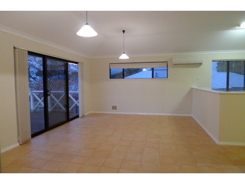 2/33 Nottingham Street, East Victoria Park WA 6101