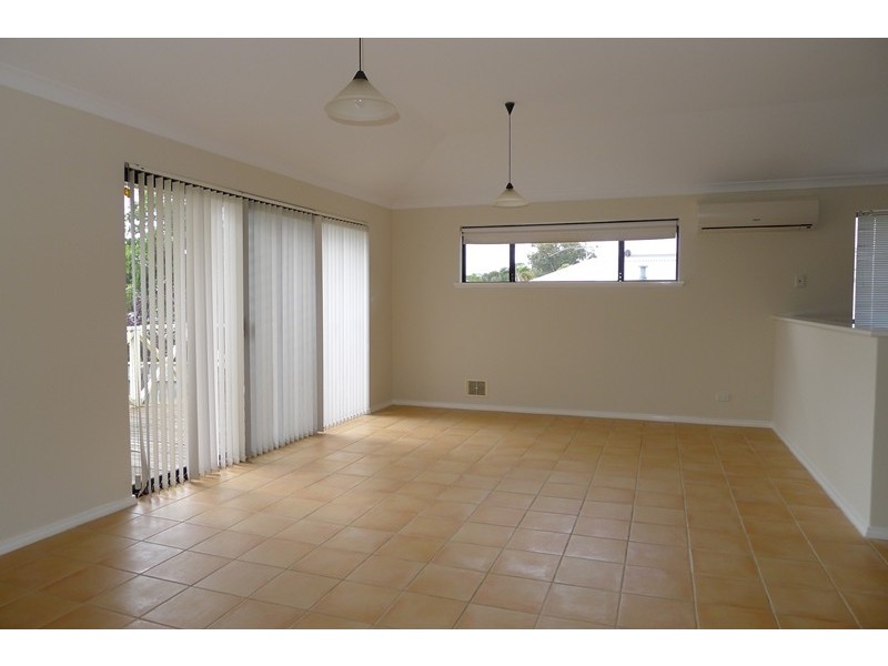 2/33 Nottingham Street, East Victoria Park WA 6101