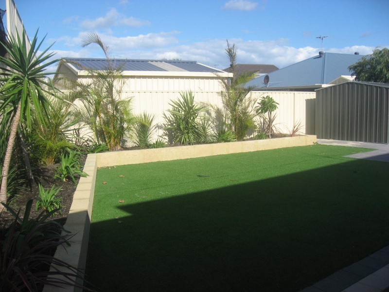 3 Trumpeter Parade, Yanchep WA 6035