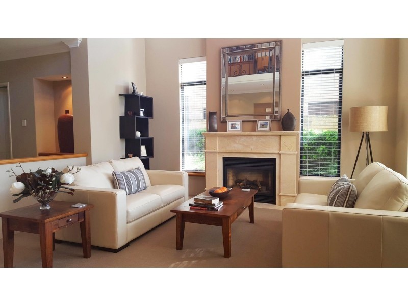 121 Rothesay Heights, Mindarie WA 6030