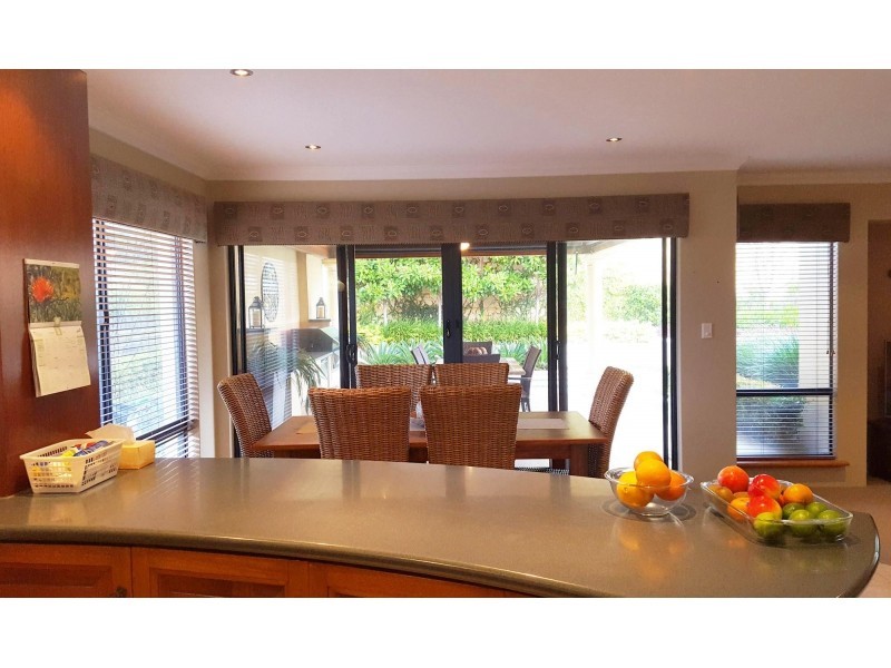 121 Rothesay Heights, Mindarie WA 6030