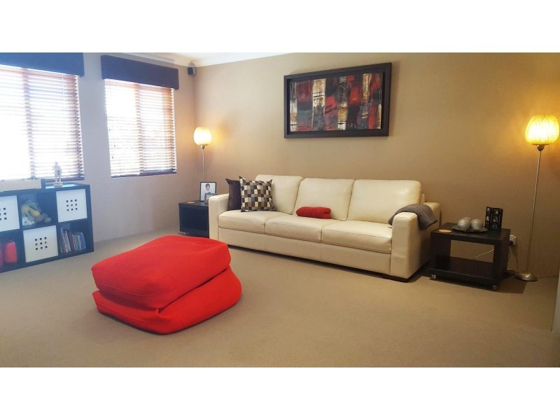 121 Rothesay Heights, Mindarie WA 6030