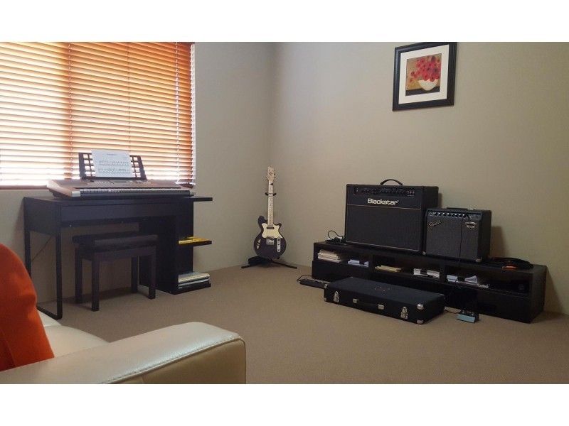 121 Rothesay Heights, Mindarie WA 6030